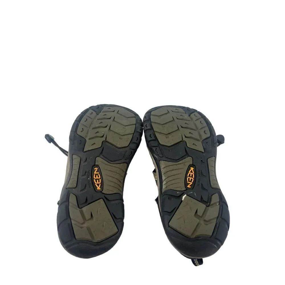 Keen boys hiking water shoes size 4